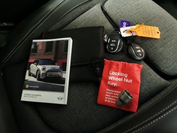 Mini Electric Hatch Cooper SE 32.6kWh Level 2 (184 ps) - REVERSE CAM - NAV - HEATED 