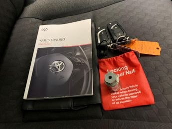 Toyota Yaris 1.5 VVT-h Design E-CVT (116 ps) - LANE DEPARTURE  - BLUETOOTH - 