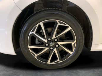 Toyota Yaris 1.5 VVT-h Design E-CVT (116 ps) - LANE DEPARTURE  - BLUETOOTH - 