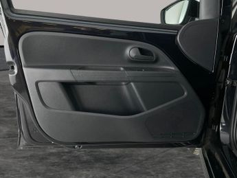 Volkswagen E-up! 36.8kWh e-up! (82 ps) - CRUISE - DIGITAL CLIMATE CONTROL - CLIMA