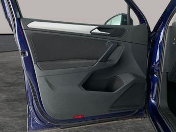 Volkswagen Tiguan 2.0 TDI Match DSG 4Motion (150 ps) - PARK ASSIST - REVERSE CAM -