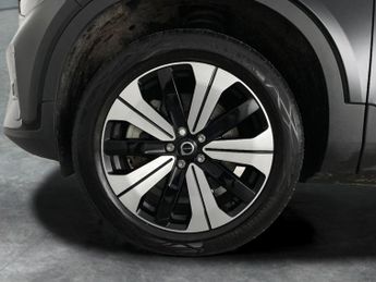 Volvo XC40 Recharge Twin 78kWh Plus AWD (408 ps) - CARPLAY - KEYLESS ENTRY