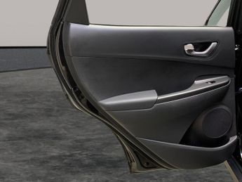 Hyundai Kona 39kWh SE Connect (10.5kW Charger) (136 ps) - LANE DEPARTURE  - B