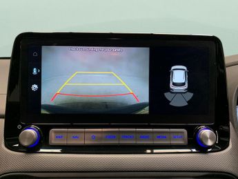 Hyundai Kona 39kWh SE Connect (10.5kW Charger) (136 ps) - LANE DEPARTURE  - B