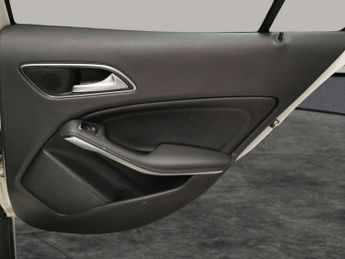 Mercedes-Benz GLA 1.6 GLA200 SE 7G-DCT (156 ps) - COMFORT PACK - BLUETOOTH - KEYLE