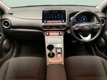 Hyundai Kona 39kWh SE Connect (10.5kW Charger) (136 ps) - LANE DEPARTURE  - B