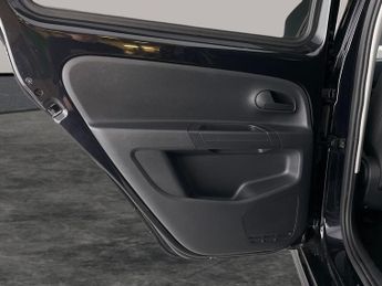 Volkswagen E-up! 36.8kWh e-up! (82 ps) - CRUISE - DIGITAL CLIMATE CONTROL - CLIMA