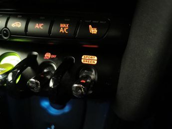 Mini Electric Hatch Cooper SE 32.6kWh Level 2 (184 ps) - 17IN ALLOYS - CARPLAY - LED