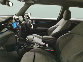 Mini Electric Hatch Cooper SE 32.6kWh Level 2 (184 ps) - 17IN ALLOYS - CARPLAY - LED