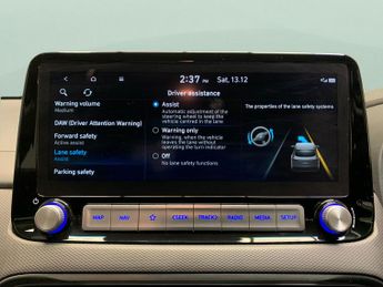 Hyundai Kona 39kWh SE Connect (10.5kW Charger) (136 ps) - LANE DEPARTURE  - B