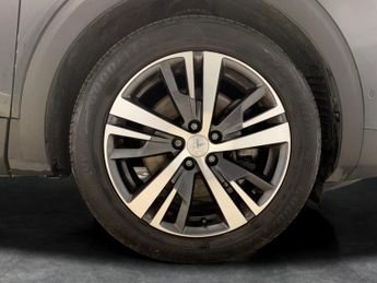 Peugeot 3008 1.6 13.2kWh Allure Premium + Plug-in e-EAT (225 ps) - LANE DEPAR