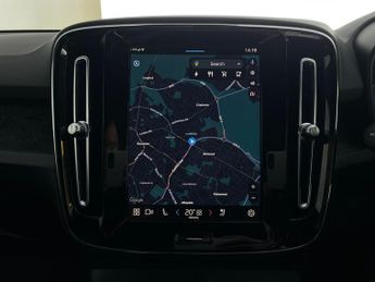 Volvo XC40 Recharge 69kWh Plus (231 ps) - KEYLESS ENTRY - PARK ASSIST - LED