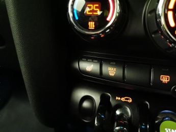 Mini Electric Hatch Cooper SE 32.6kWh Level 2 (184 ps) - 17IN ALLOYS - CARPLAY - LED