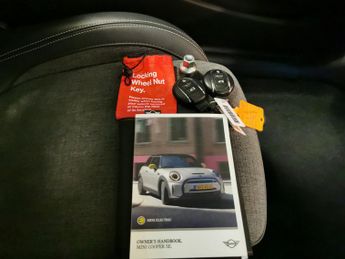 Mini Electric Hatch Cooper SE 32.6kWh Level 2 (184 ps) - 17IN ALLOYS - CARPLAY - LED