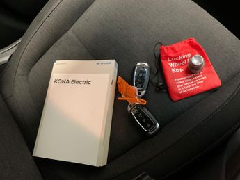 Hyundai Kona 39kWh SE Connect (10.5kW Charger) (136 ps) - LANE DEPARTURE  - B
