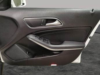 Mercedes-Benz GLA 1.6 GLA200 SE 7G-DCT (156 ps) - COMFORT PACK - BLUETOOTH - KEYLE