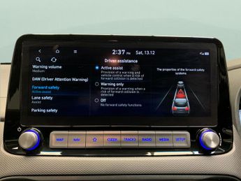 Hyundai Kona 39kWh SE Connect (10.5kW Charger) (136 ps) - LANE DEPARTURE  - B