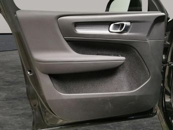 Volvo XC40 Recharge Twin 78kWh Plus AWD (408 ps) - LANE DEPARTURE  - BLUETO