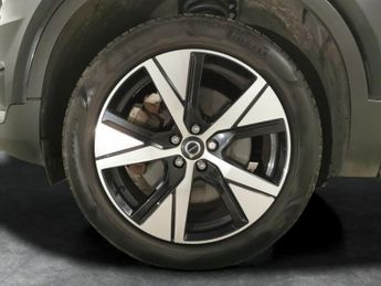 Volvo XC40 Recharge Twin 78kWh Plus AWD (408 ps) - LANE DEPARTURE  - BLUETO