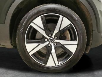 Volvo XC40 Recharge Twin 78kWh Plus AWD (408 ps) - LANE DEPARTURE  - BLUETO