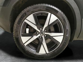 Volvo XC40 Recharge Twin 78kWh Plus AWD (408 ps) - LANE DEPARTURE  - BLUETO