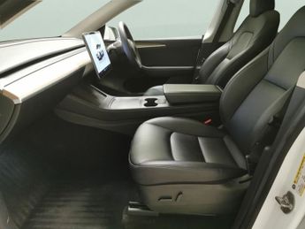 Tesla Model Y (Dual Motor) Long Range 4WDE (384 bhp) - HEATED STEERING