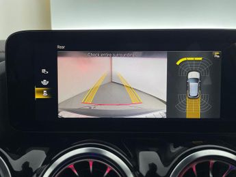 Mercedes-Benz EQA EQA 250+ 70.5kWh AMG Line (190 ps) - LED - REVERSE CAM - HEATED 