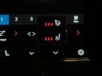 Volvo XC40 Recharge Twin 78kWh Plus AWD (408 ps) - LANE DEPARTURE  - BLUETO