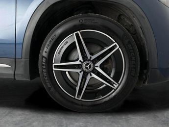 Mercedes-Benz EQA EQA 250+ 70.5kWh AMG Line (190 ps) - LED - REVERSE CAM - HEATED 