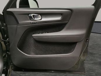 Volvo XC40 Recharge Twin 78kWh Plus AWD (408 ps) - LANE DEPARTURE  - BLUETO