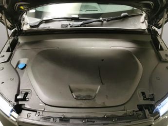 Volvo XC40 Recharge Twin 78kWh Plus AWD (408 ps) - LANE DEPARTURE  - BLUETO