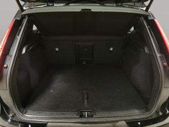 Volvo XC40 Recharge Twin 78kWh Plus AWD (408 ps) - LANE DEPARTURE  - BLUETO