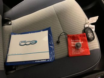 Fiat 500e C 42kWh Icon Convertible (118 ps) - WINTER PACK - COMFORT SEATS PA