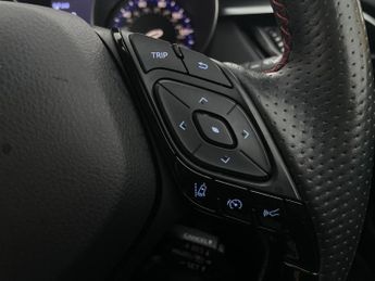 Toyota C-HR 2.0 VVT-h GR SPORT CVT (184 ps) - NAV - HEATED SEATS - LANE DEPA