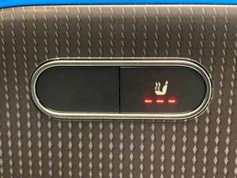 Mercedes-Benz EQA EQA 250 66.5kWh Sport (190 ps) - ADAPTIVE LIGHTS - HEATED LEATHE