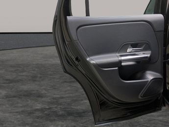 Mercedes-Benz EQA EQA 250 66.5kWh Sport (190 ps) - ADAPTIVE LIGHTS - HEATED LEATHE