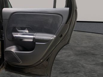 Mercedes-Benz EQA EQA 250 66.5kWh Sport (190 ps) - ADAPTIVE LIGHTS - HEATED LEATHE