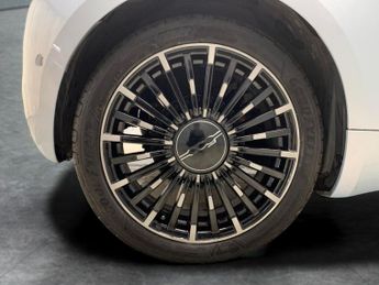 Fiat 500e C 42kWh Icon Convertible (118 ps) - WINTER PACK - COMFORT SEATS PA