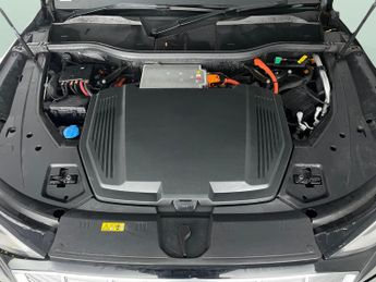 Audi e-tron 50 Technik quattro 71.2kWh (313 ps) - HEATED LEATHER