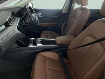 Audi e-tron 50 Technik quattro 71.2kWh (313 ps) - HEATED LEATHER