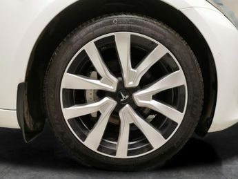 Tesla Model 3 Standard Range Plus RWD (241 bhp) - PARK ASSIST - LED - REVERSE 