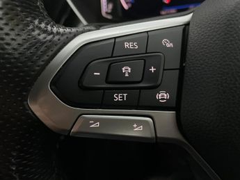 Volkswagen T-cross 1.0 TSI R-Line DSG (115 ps) - ACTIVE INFO DISPLAY - WIFI - LANE 