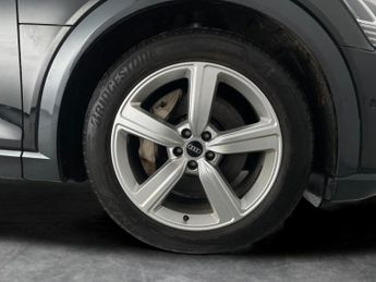Audi e-tron 50 Technik quattro 71.2kWh (313 ps) - HEATED LEATHER