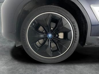 BMW iX3 80kWh Premier Edition Pro (286 ps) - PAN ROOF - GESTURE CONTROL 