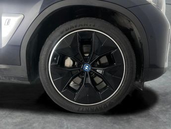 BMW iX3 80kWh Premier Edition Pro (286 ps) - PAN ROOF - GESTURE CONTROL 