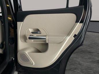 Mercedes-Benz EQA EQA 250 66.5kWh Sport (190 ps) - SELF PARK - LED - REVERSE CAM