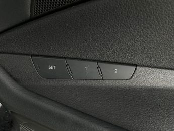 Audi e-tron 50 Technik quattro 71.2kWh (313 ps) - HEATED LEATHER