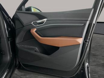 Audi e-tron 50 Technik quattro 71.2kWh (313 ps) - HEATED LEATHER