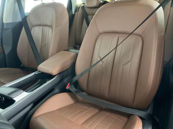 Audi e-tron 50 Technik quattro 71.2kWh (313 ps) - HEATED LEATHER