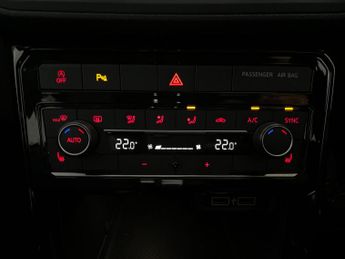 Volkswagen T-cross 1.0 TSI R-Line DSG (115 ps) - LANE DEPARTURE  - ACTIVE INFO DISP